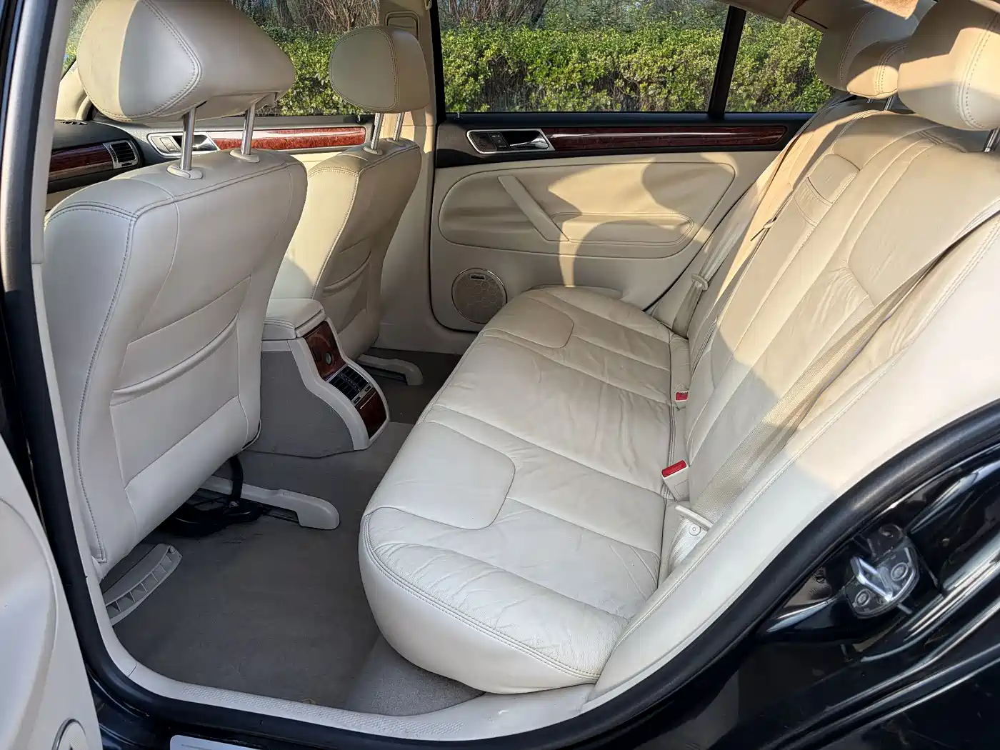Volkswagen Passat Lingyu 2009 1.8T Automatic Luxury фото 10