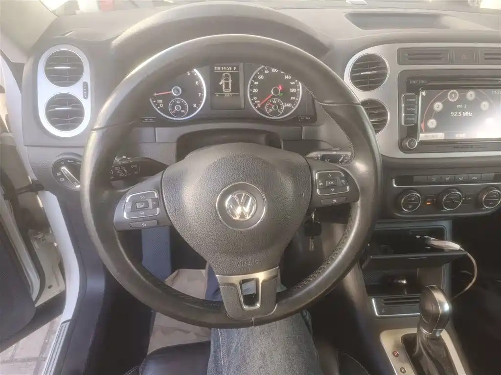 Volkswagen Tiguan 2014 1.8TSI Automatic 2WD 30th Anniversary Edition фото 7