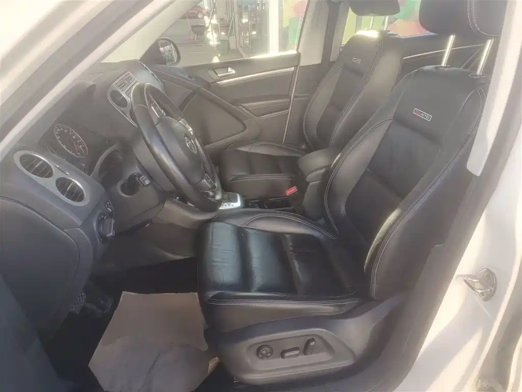 Volkswagen Tiguan 2014 1.8TSI Automatic 2WD 30th Anniversary Edition фото 14