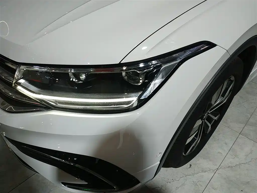 Volkswagen Tiguan L 2022 330TSI Auto 2WD R-Line Premium Edition фото 24