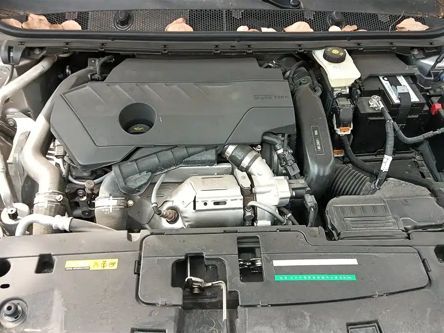 PEUGEOT 408