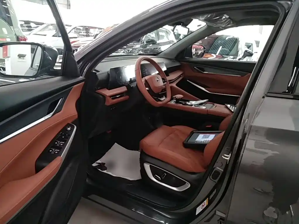 Changan CS75 PLUS iDD 2026 2023 Smart Electric iDD Intelligent Leader Model