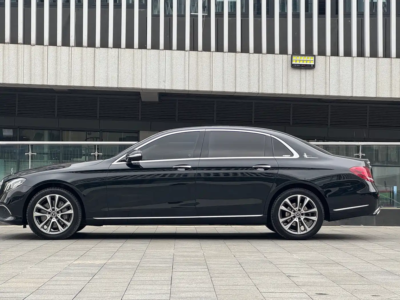 Mercedes-Benz E-Class 2019 Facelift E 300 L Fashion фото 4