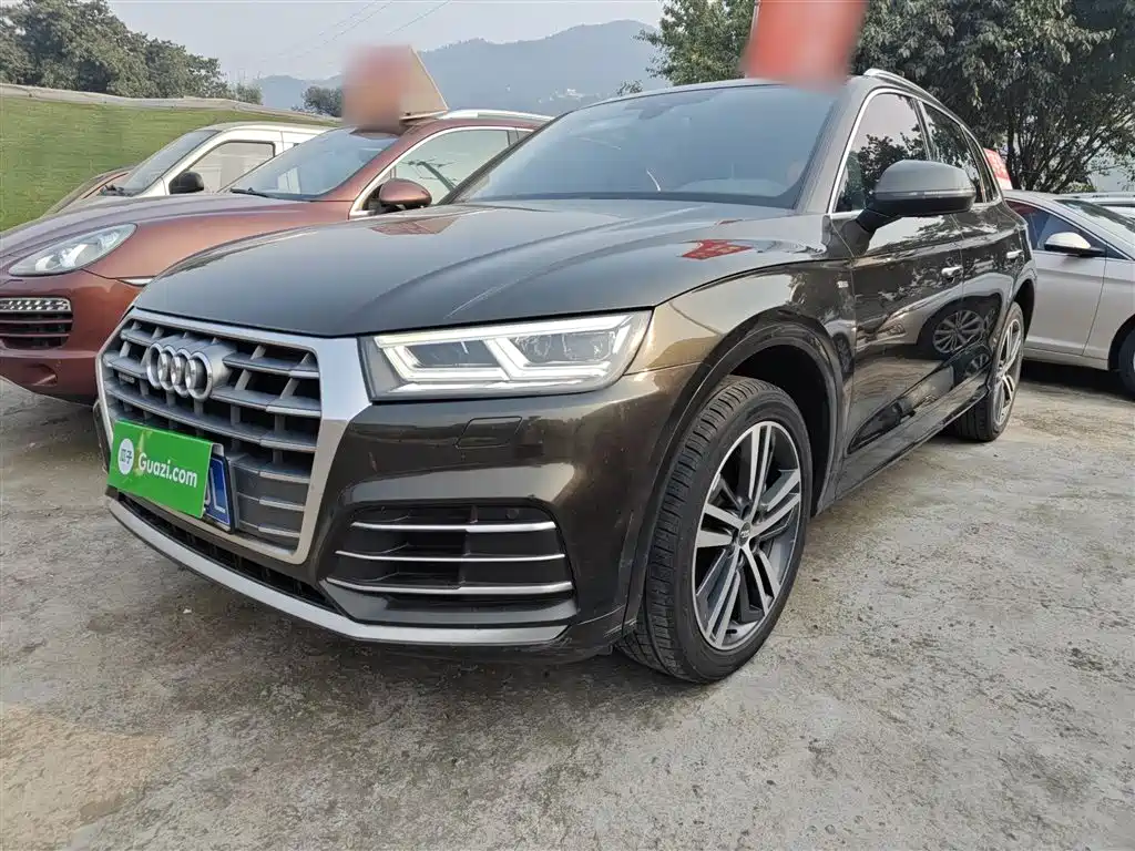 Audi Q5L 2020 Facelift 40 TFSI Honor Fashion фото 2