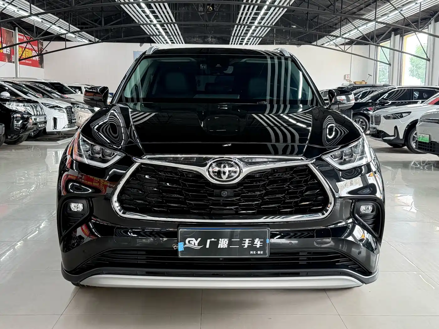 Photo 2 - Toyota Highlander