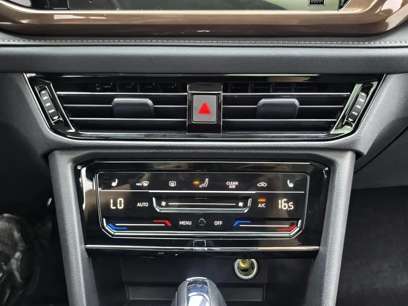 Volkswagen Tharu 2022 280TSI 2WD Comfort фото 17