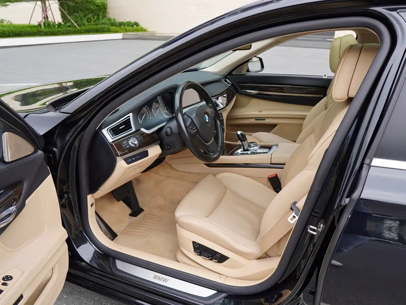 BMW 7 Series 2009 750Li Luxury фото 5