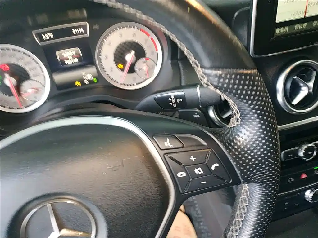 Mercedes-Benz A-Class (Import) 2015 A 200 Fashion фото 14