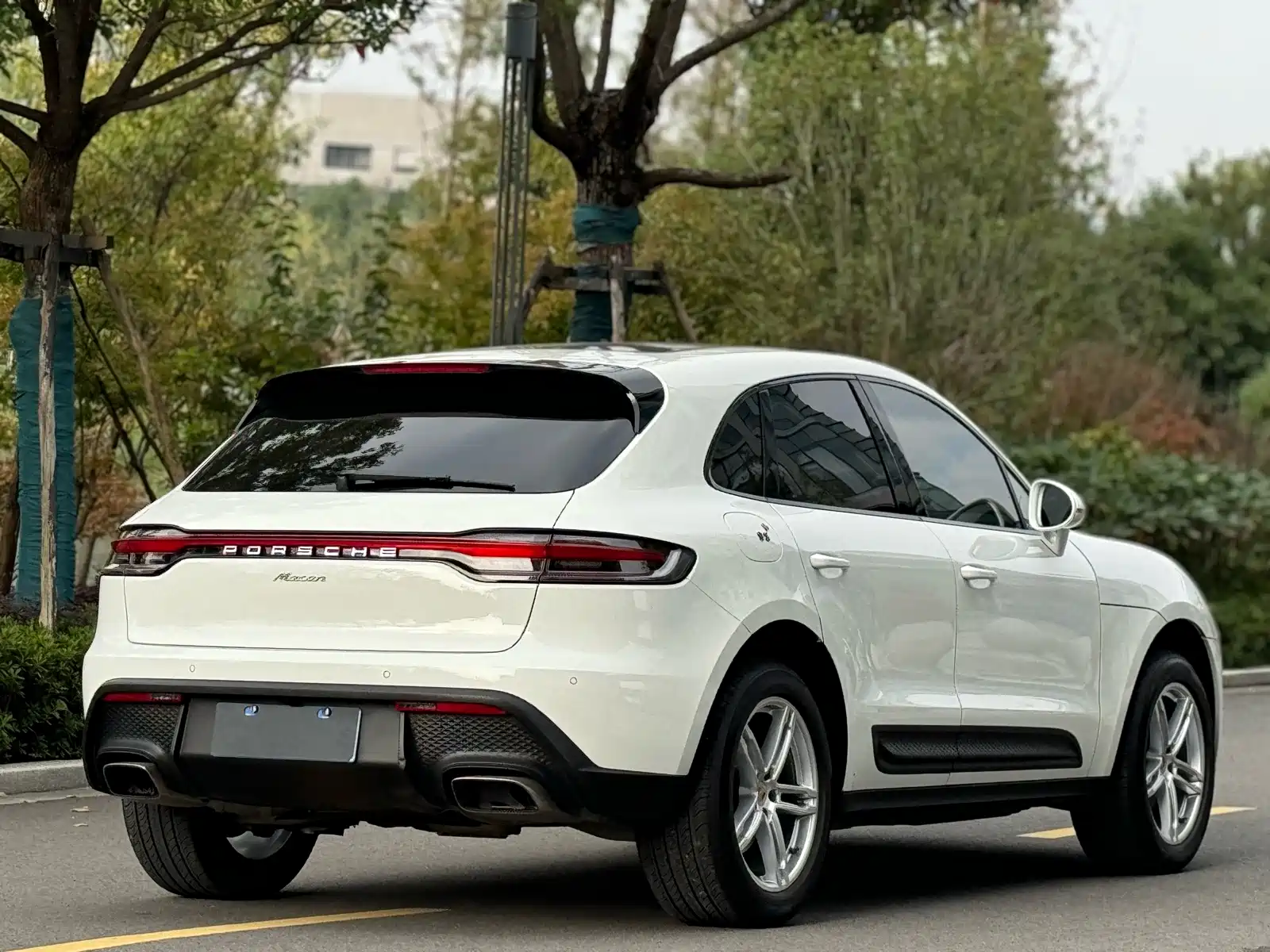 Photo 9 - Porsche Macan