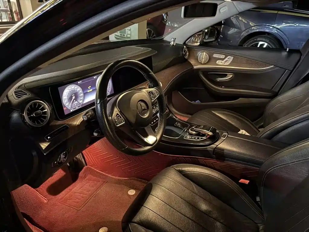 Mercedes-Benz E-Class 2017 Model E 320 L 4MATIC фото 2