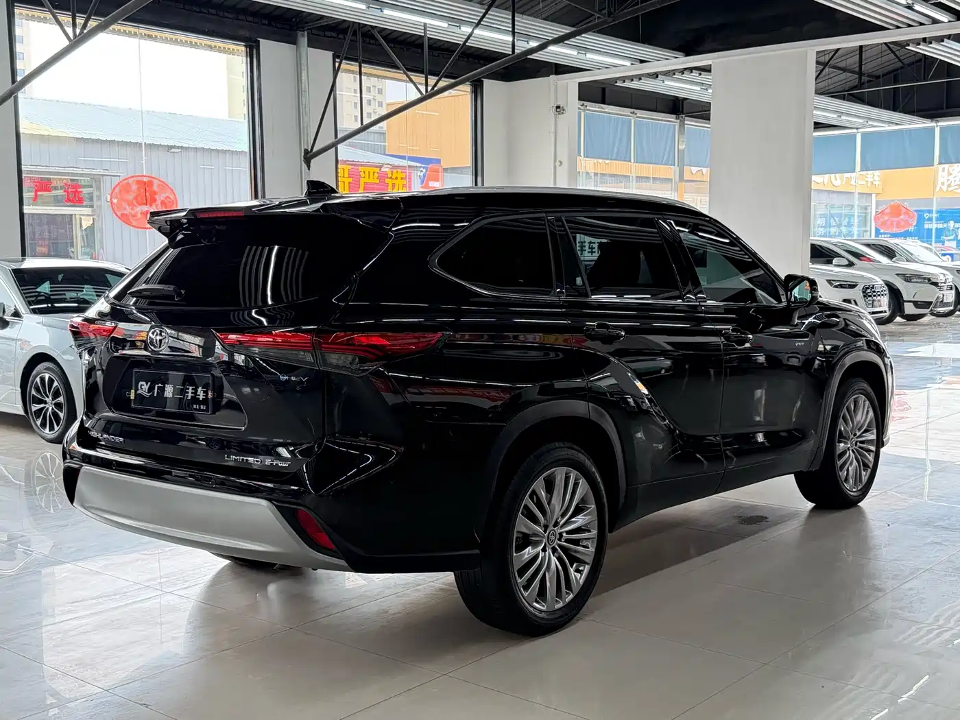 Photo 6 - Toyota Highlander
