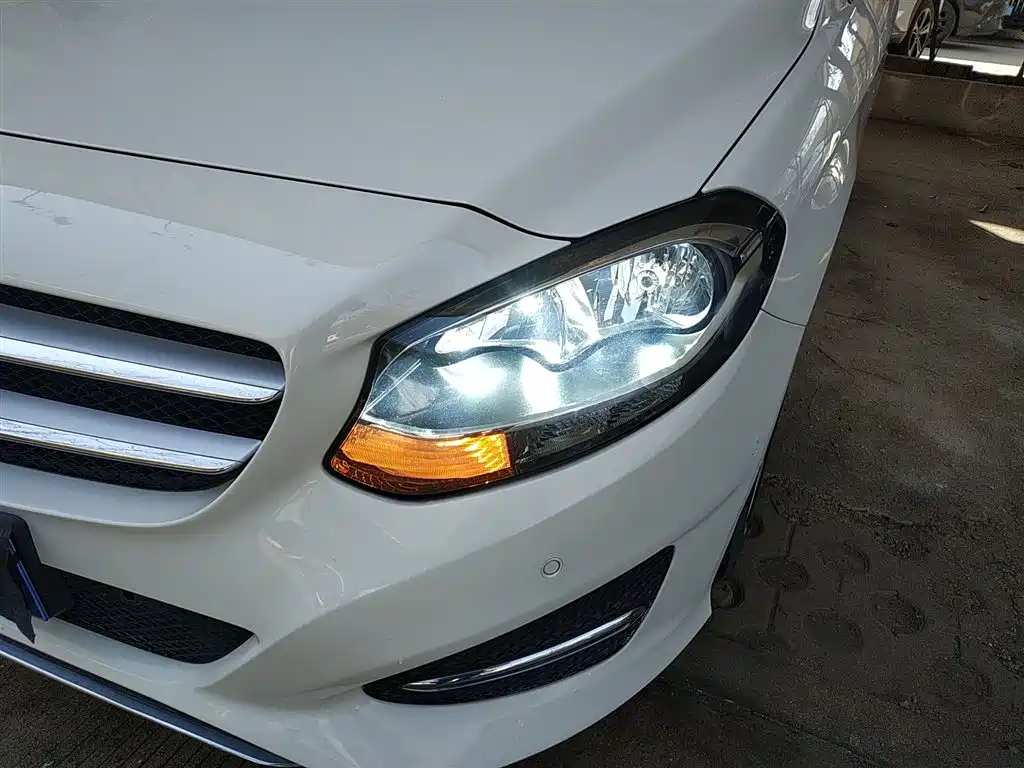 MERCEDES-BENZ CLASS B