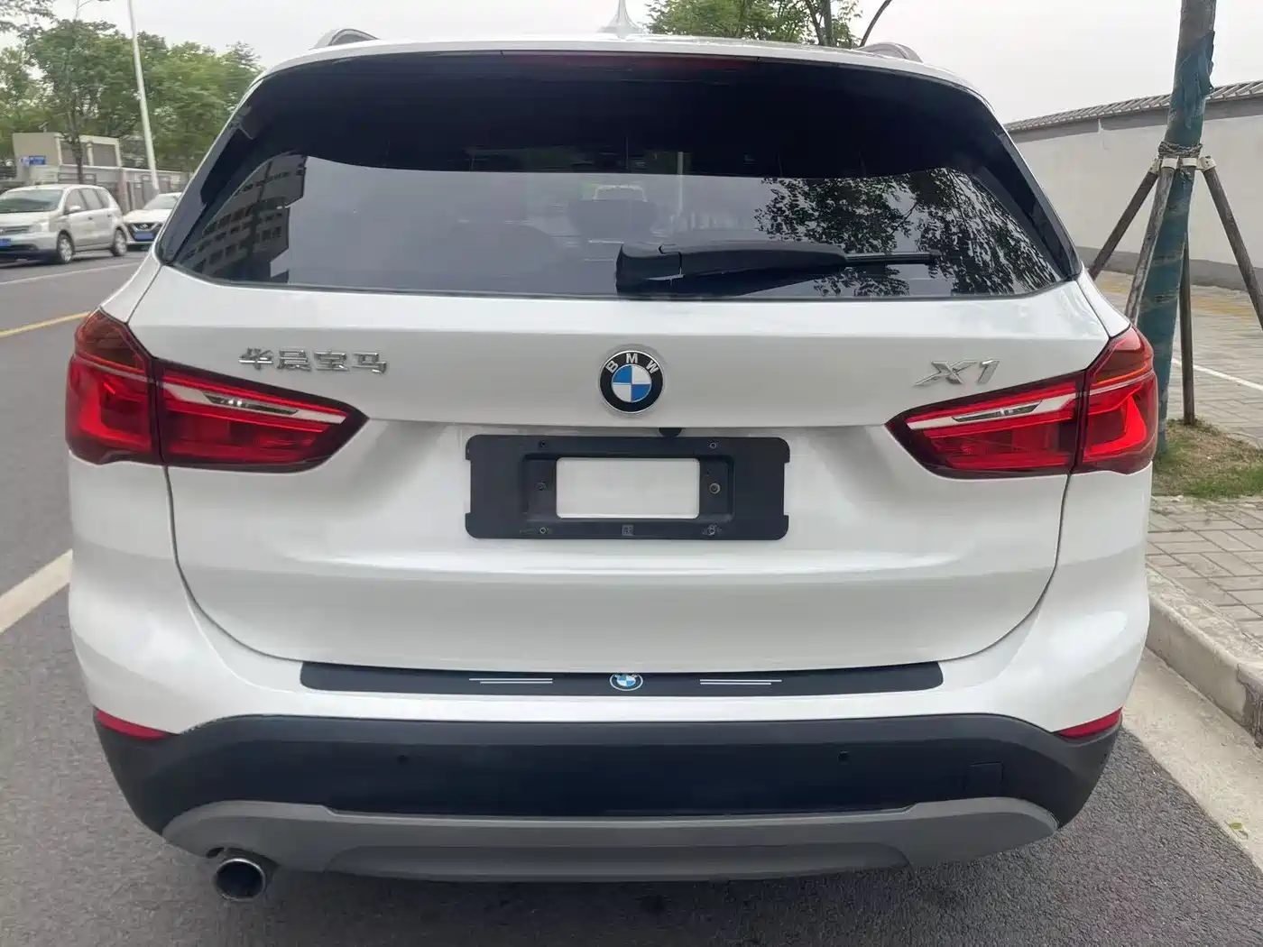 BMW X1 2018 sDrive18Li Premium Model фото 7
