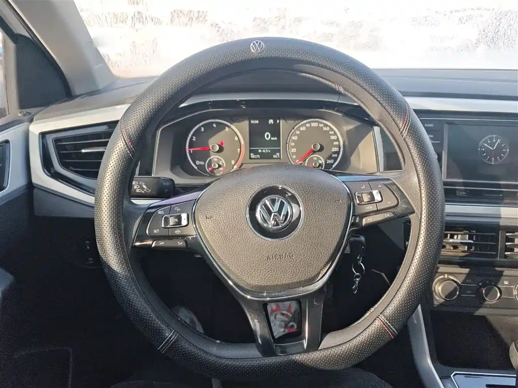 Volkswagen Polo 2019 Plus 1.5L Automatic Colorful Tech Edition фото 11