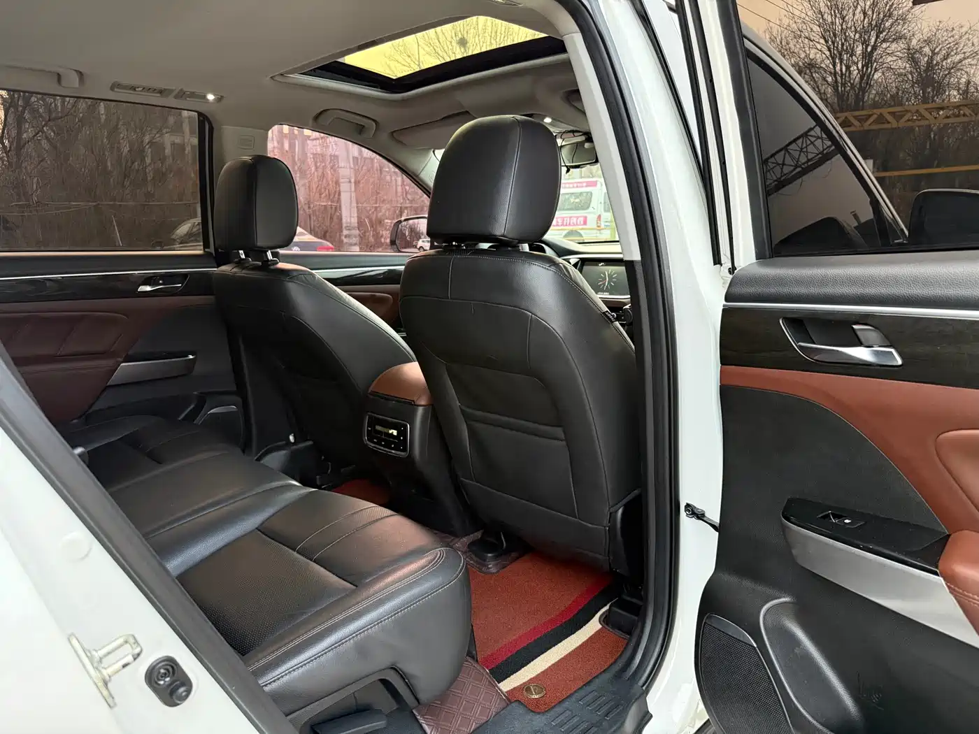 GAC Trumpchi Trumpchi GS8 2017 320T 2WD Luxury Edition (7-Seater) фото 17