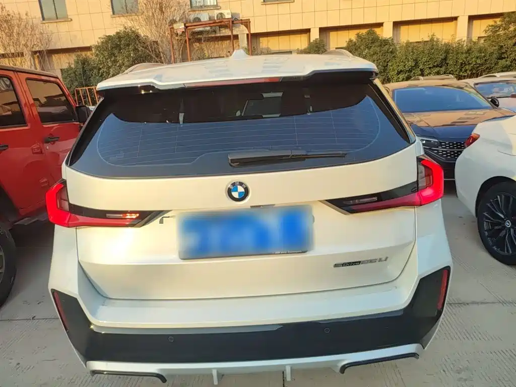 BMW X1 2023 sDrive25Li M Sport Package фото 4