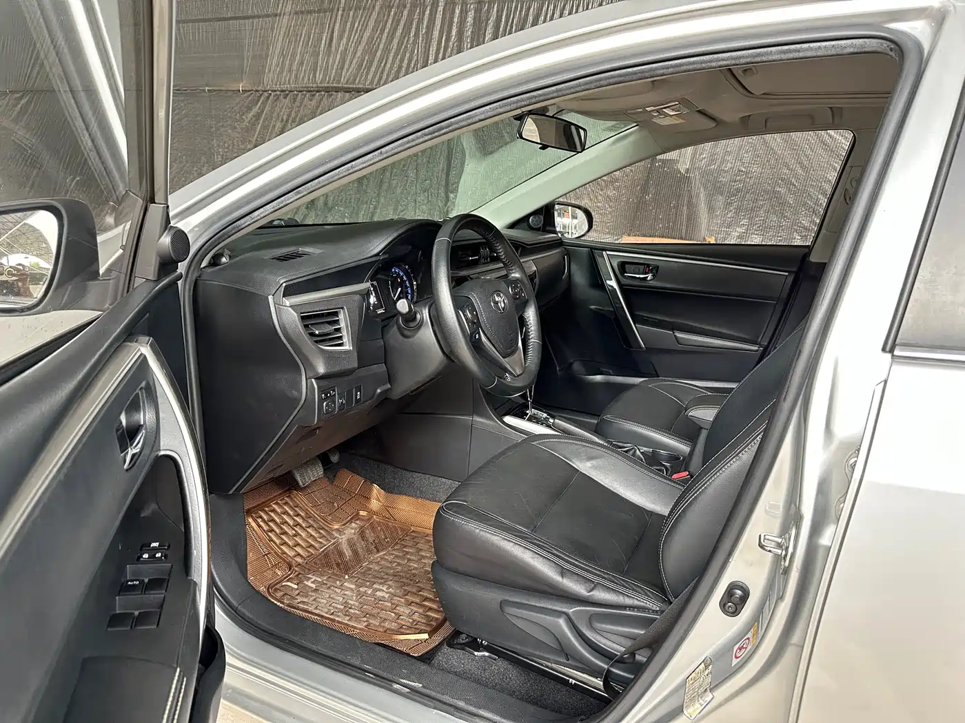 Фото 5 - Toyota Corolla