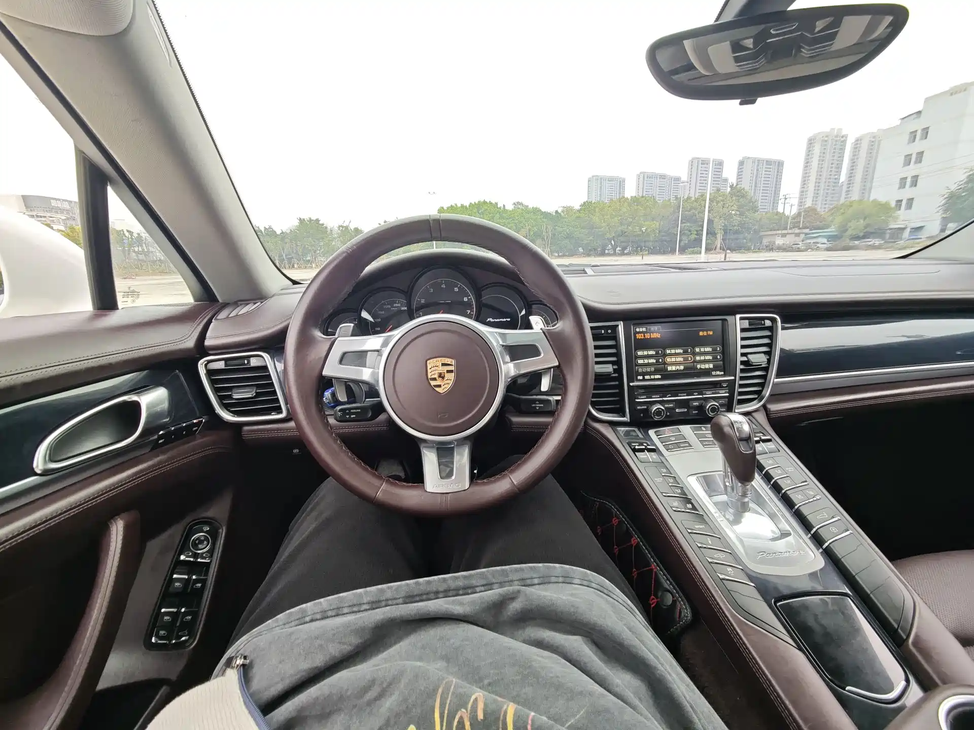Photo 18 - Porsche Panamera