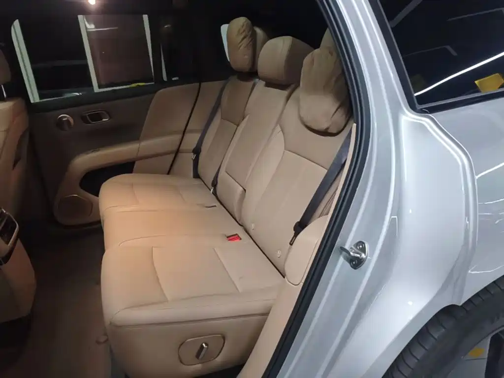 Li Auto i6 2025 2025 2WD Base Model