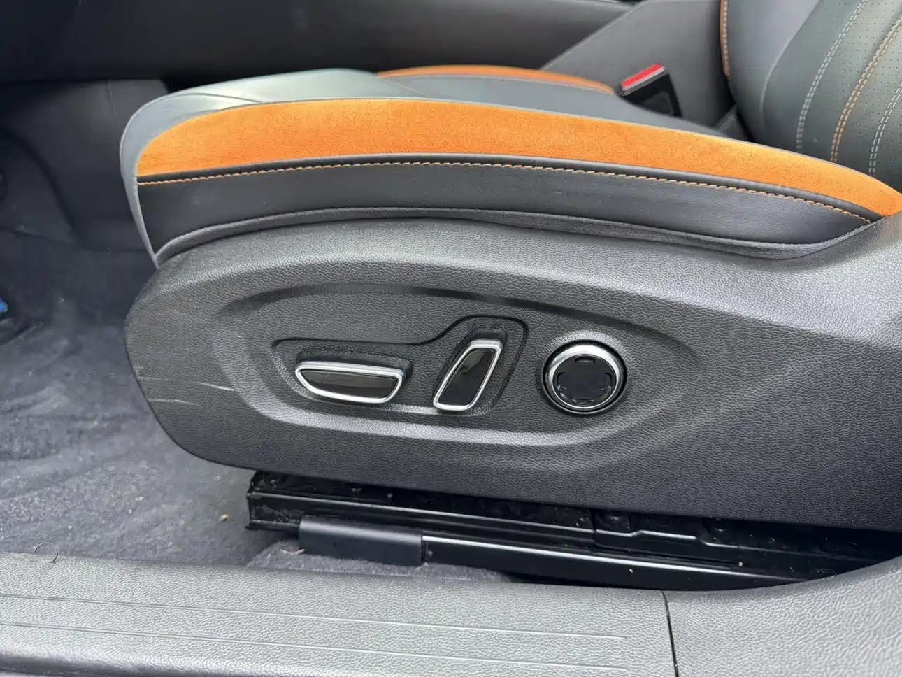 GAC Trumpchi Trumpchi Emkoo 2022 270T DCT J16 R-style Track Edition фото 10