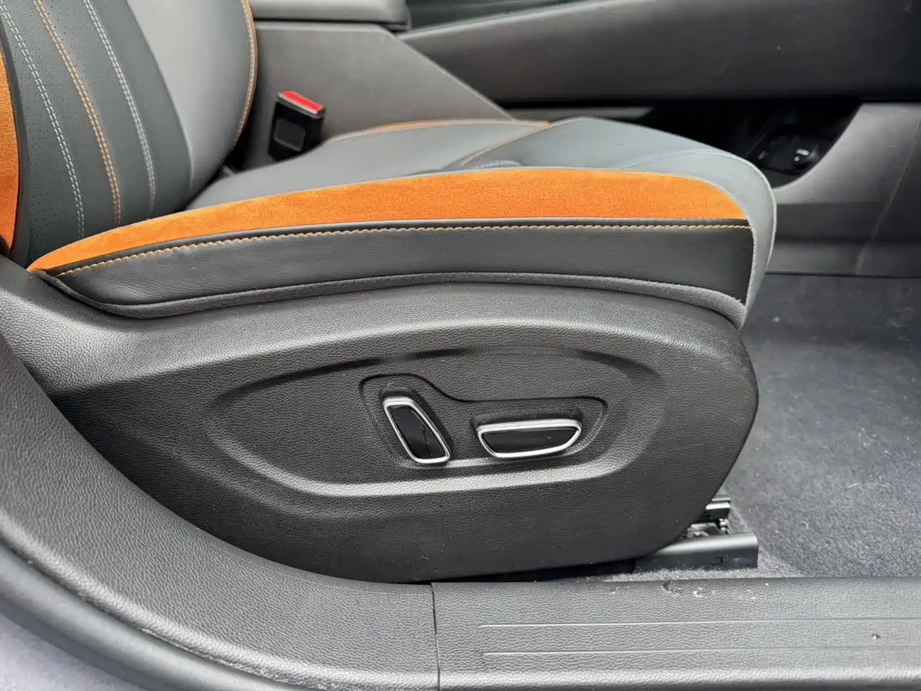 GAC Trumpchi Trumpchi Emkoo 2022 270T DCT J16 R-style Track Edition фото 12