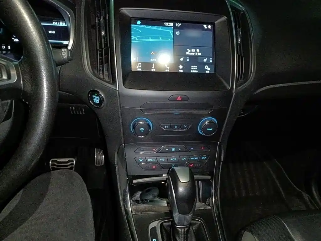 Фото 6 - Ford Edge