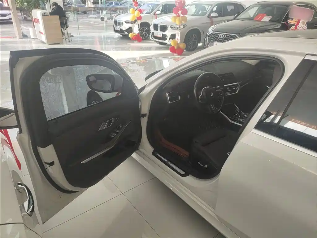 BMW 3-SERIES