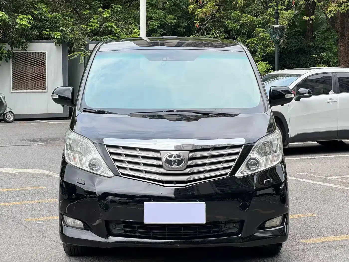 Toyota Alphard 2011 3.5L Luxury Edition фото 2
