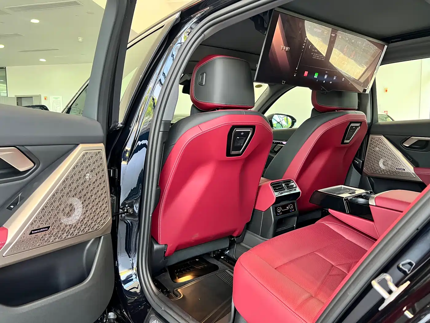 BMW 5 Series 2025 530Li Premium M Sport Package фото 8