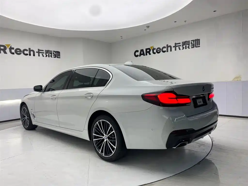 BMW 5 Series 2022 Facelift 530Li Leading M Sport Package фото 7