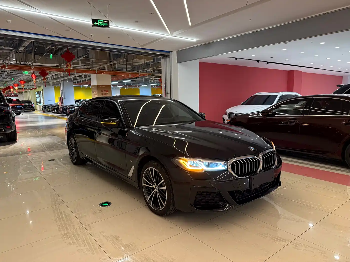 BMW 5 Series 2022 530Li Leading M Sport Package фото 3