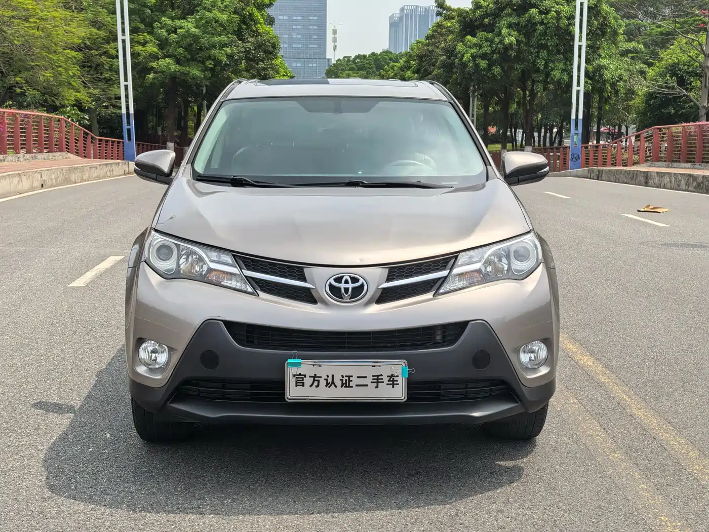 Toyota RAV4 Rongfang 2015 2.0L CVT 2WD Trend Edition фото 2