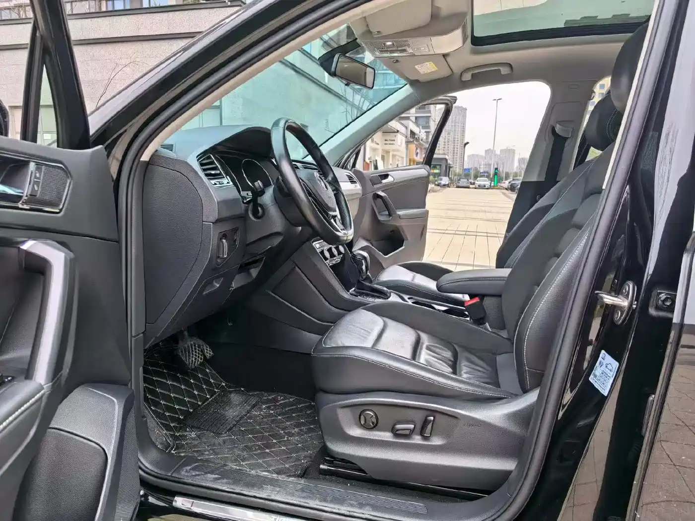 Volkswagen Tiguan L 2020 330TSI Auto 2WD Panorama Comfort China VI фото 5