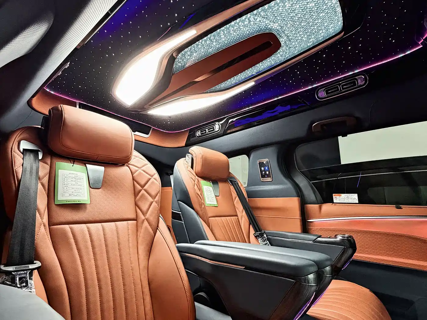 Toyota Granvia 2024 2.5L Hybrid Comfort фото 17