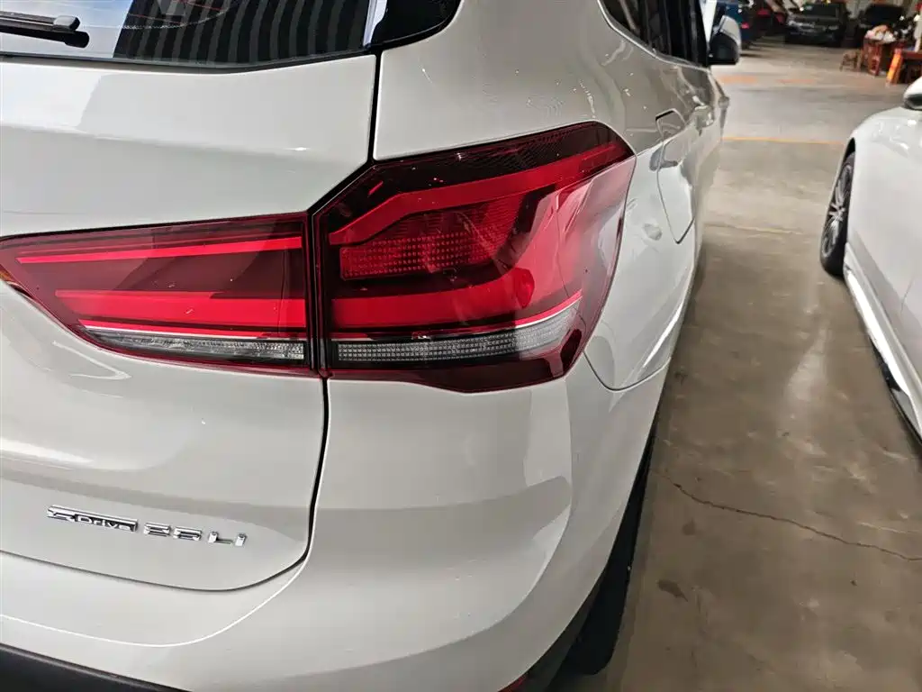 BMW X1 2021 sDrive25Li Leading фото 24