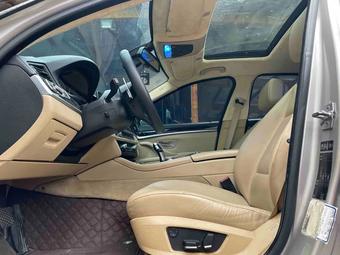 BMW 5 Series 2011 523Li Leading фото 4