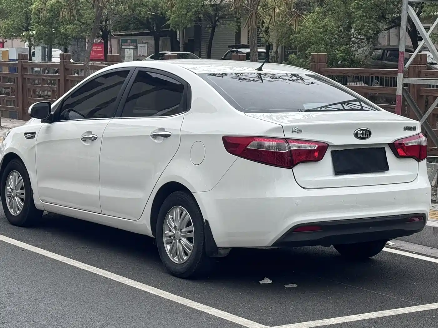 Kia K2 2012 Sedan 1.4L AT GLS Commemorative Edition фото 4