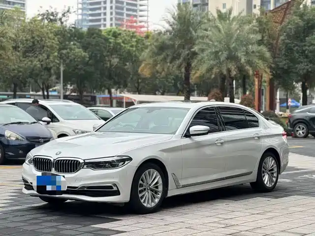BMW 5 SERIES