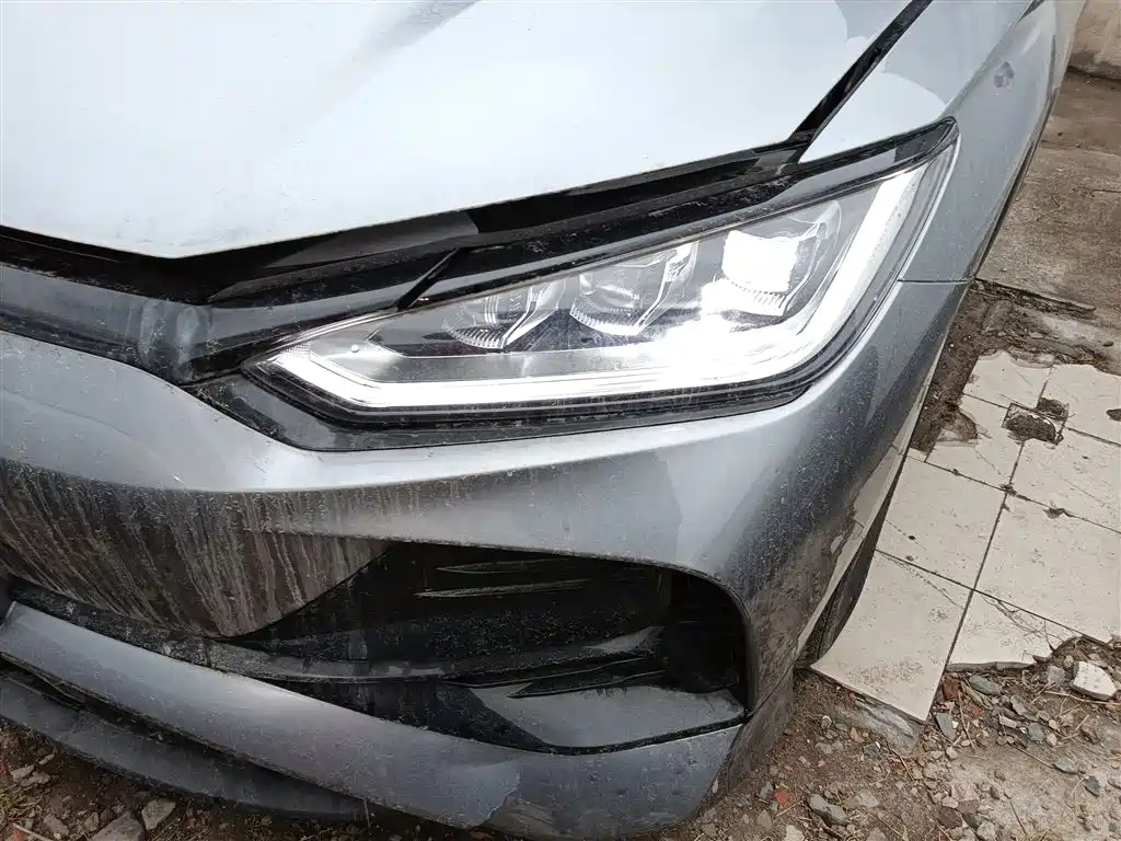 BYD E2