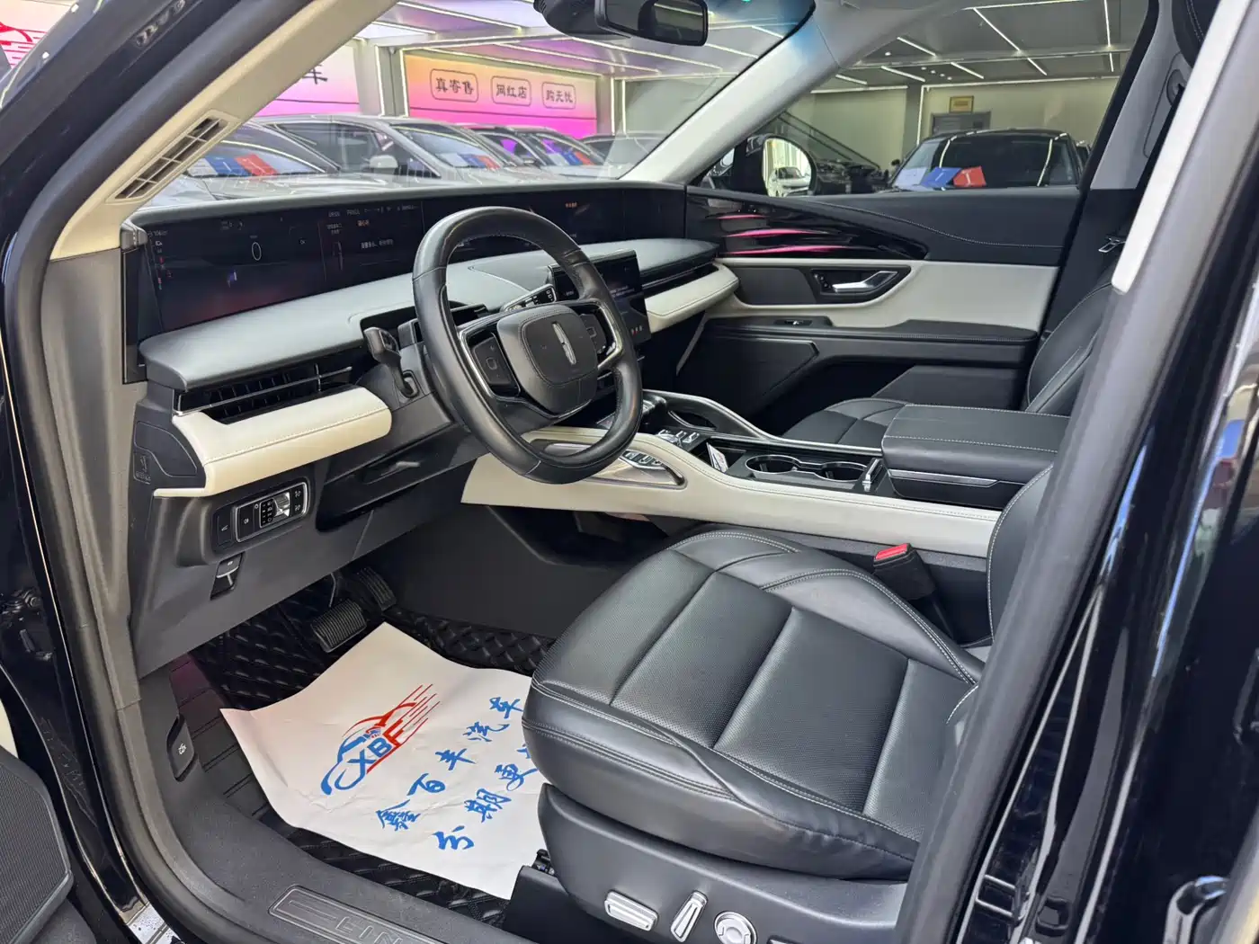 LINCOLN NAVIGATOR