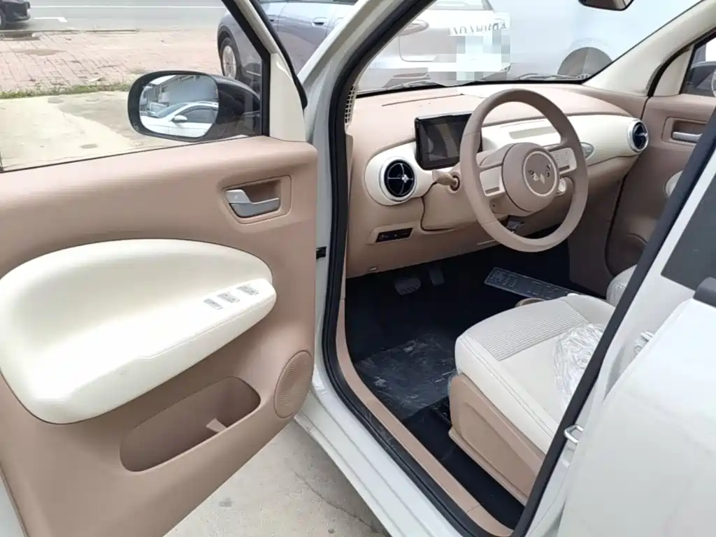 Wuling Motors Hongguang MINIEV 2026 2025 4-Door Advanced