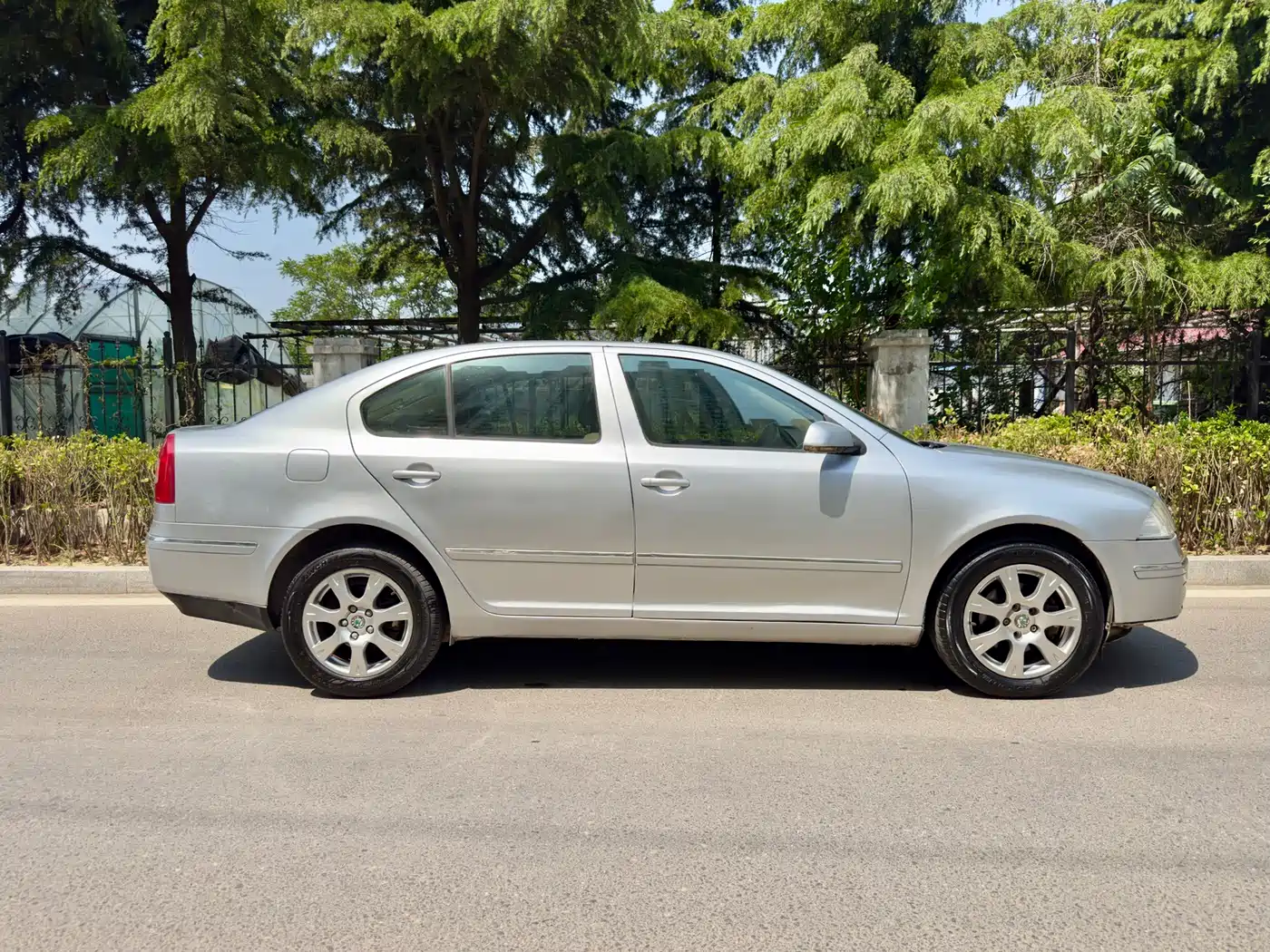 Škoda Octavia 2009 2.0L Automatic Yishi Edition фото 7