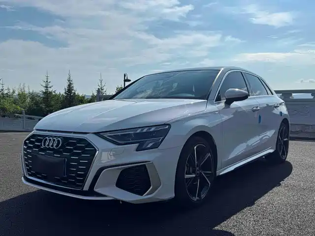 Audi A3 Sportback 35 TFSI, Стиль Спорт