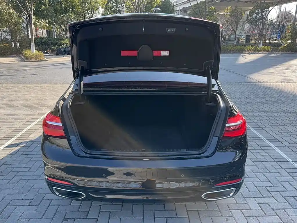 BMW 7 Series 2016 730Li Leading фото 10