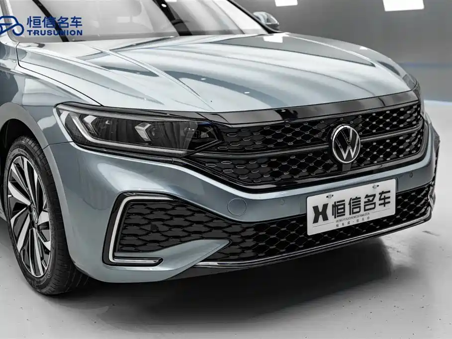 Volkswagen Passat 2022 330TSI Starlight Elite Edition фото 9