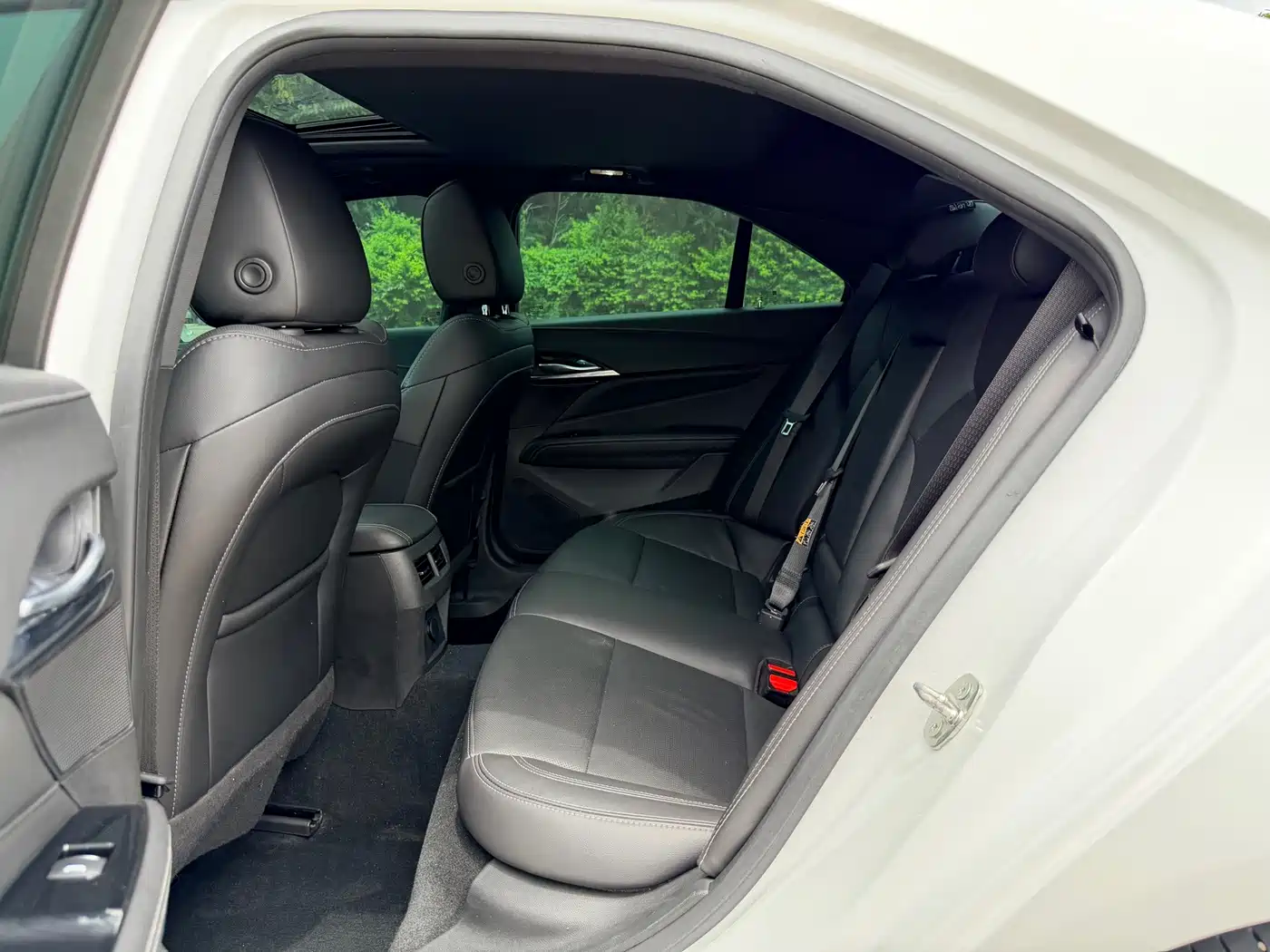 Cadillac CT4 2024 2022 28T Luxury Model