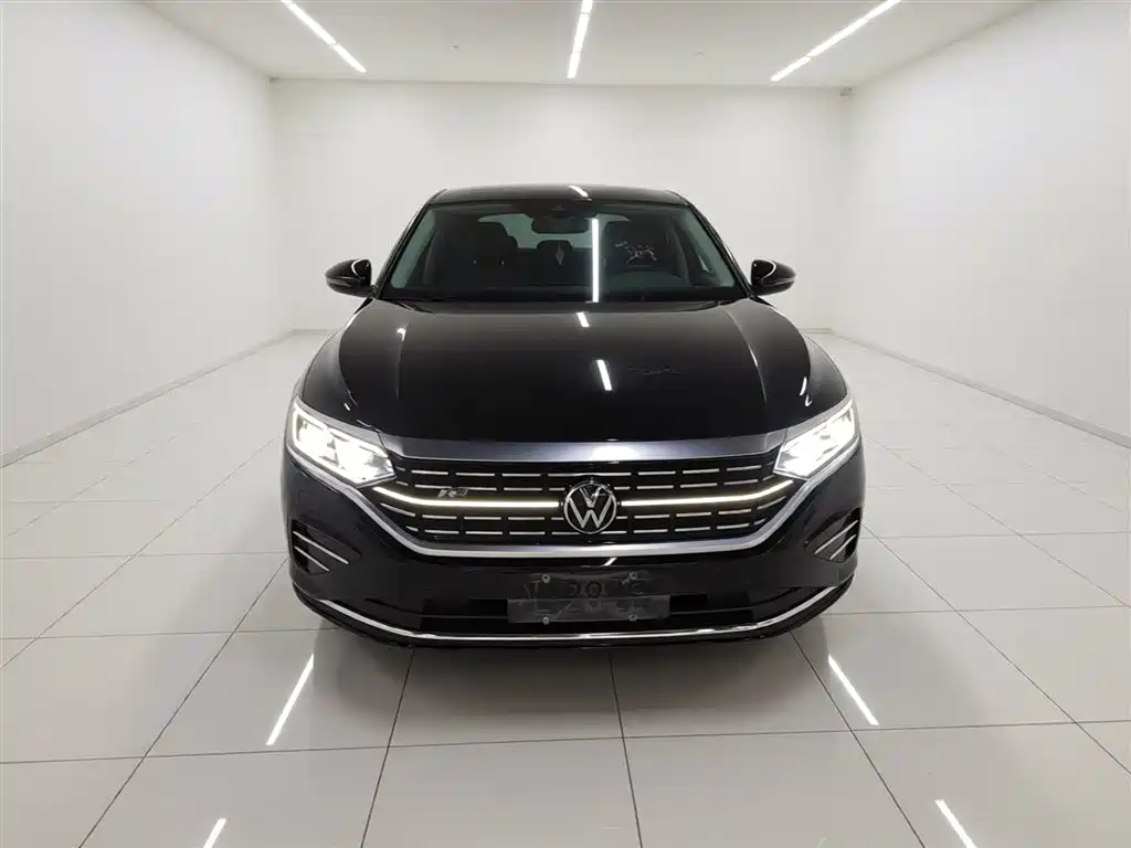 Volkswagen Passat 2023 Facelift 330TSI Luxury Edition фото 3