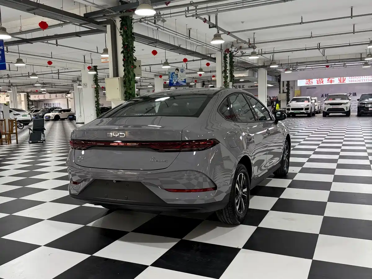 BYD Qin PLUS 2026 2026 Model DM-i 210KM Progressive Edition