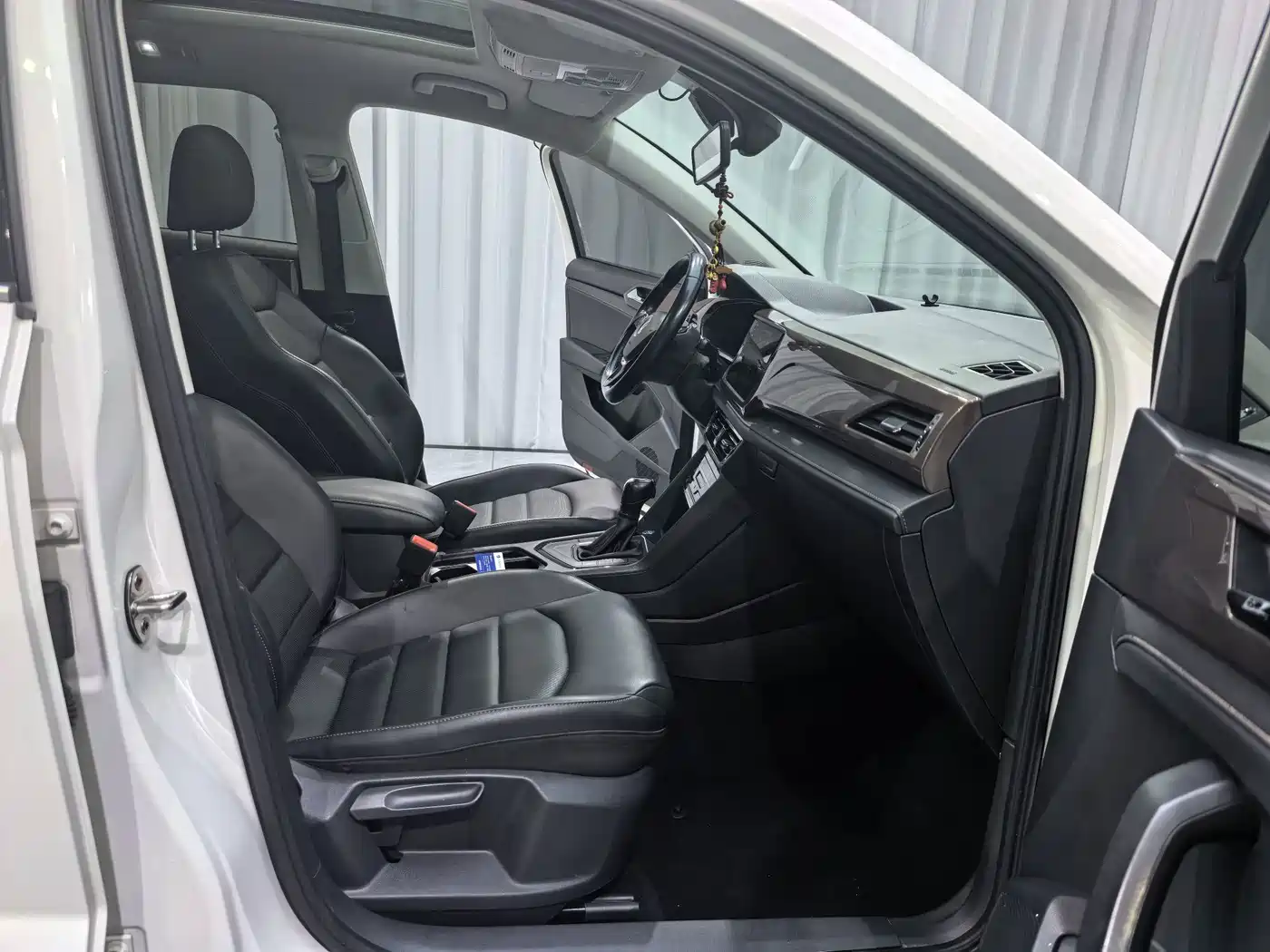 Volkswagen Tharu, миниатюра 12