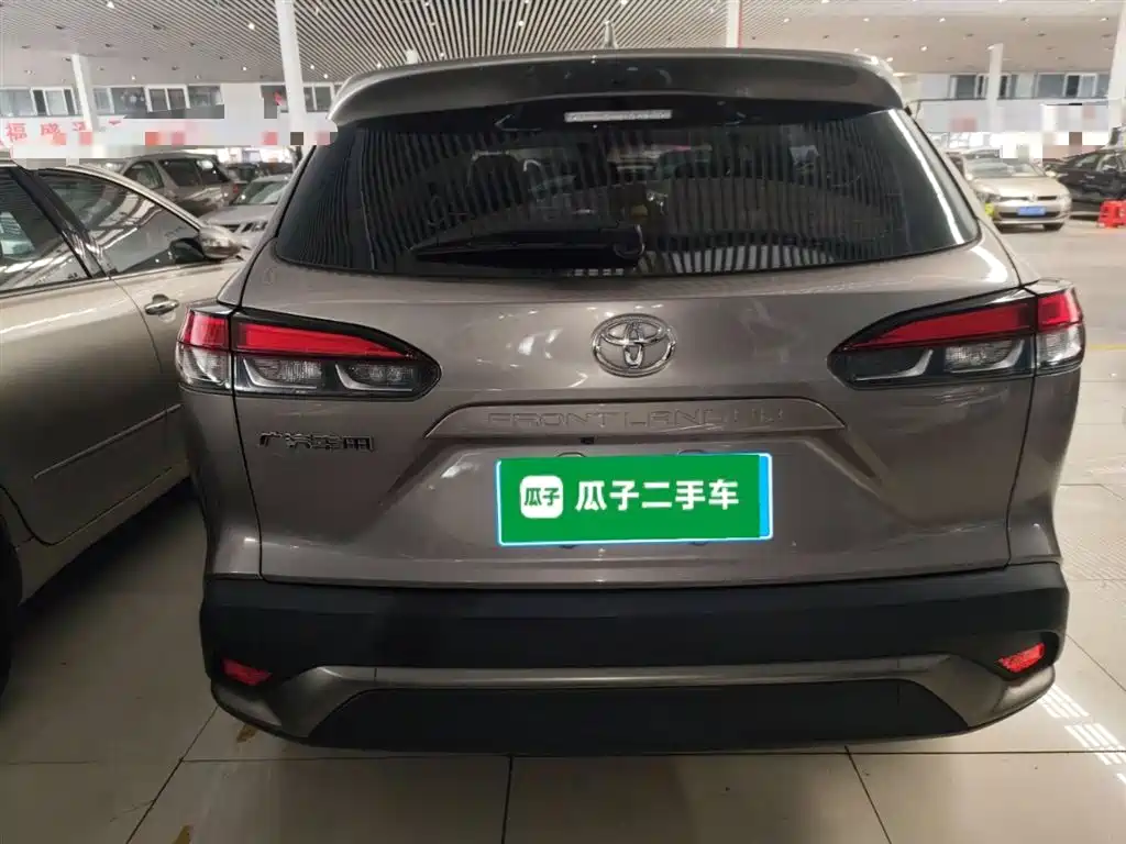 Toyota Frontlander 2022 2.0L CVT Luxury PLUS Edition фото 6